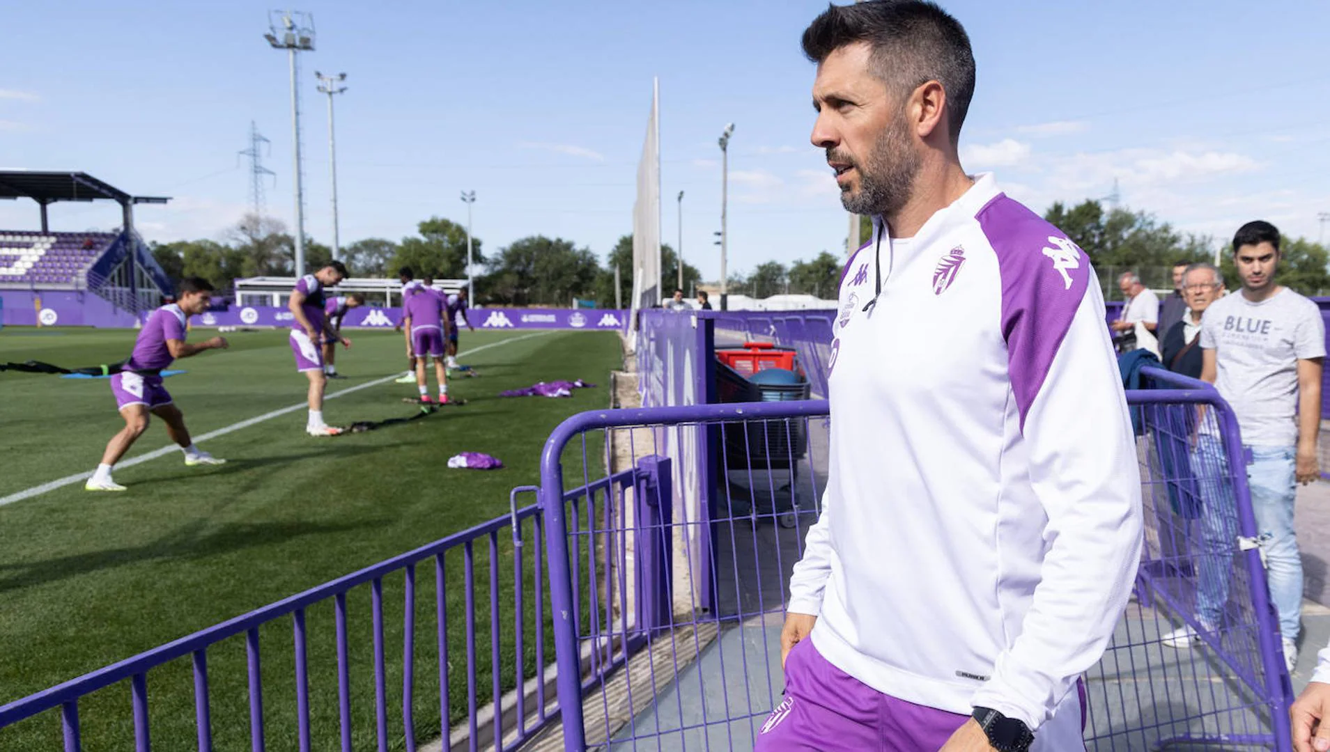 Paulo Pezzolano, En El Entrenamiento Del Real Valladolid: «¡Vamos ...